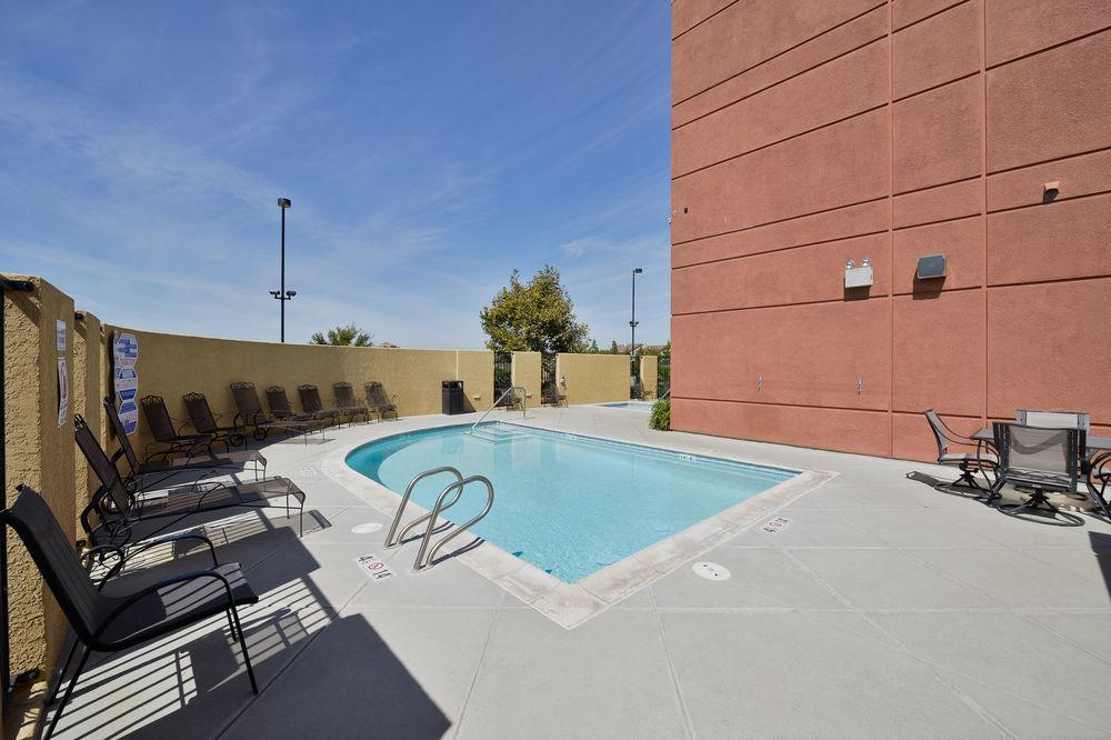 Holiday Inn Express Elk Grove West I-5 By Ihg מראה חיצוני תמונה