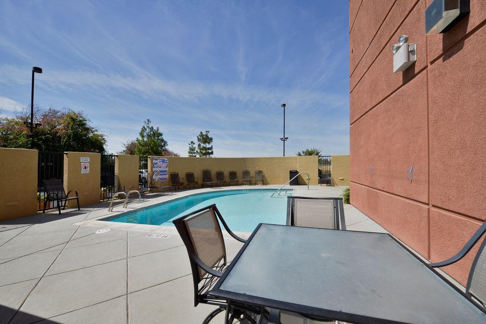 Holiday Inn Express Elk Grove West I-5 By Ihg מראה חיצוני תמונה
